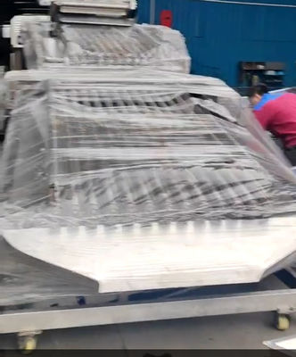 Bon prix Quatre modèles automatique de la machine de tri du poisson et de dimensionnement petit croquer haut stable en ligne